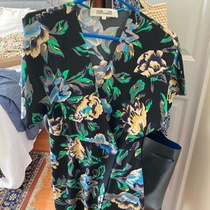 Diane Von Furstenberg floral crepe mini wrap dress, size 0